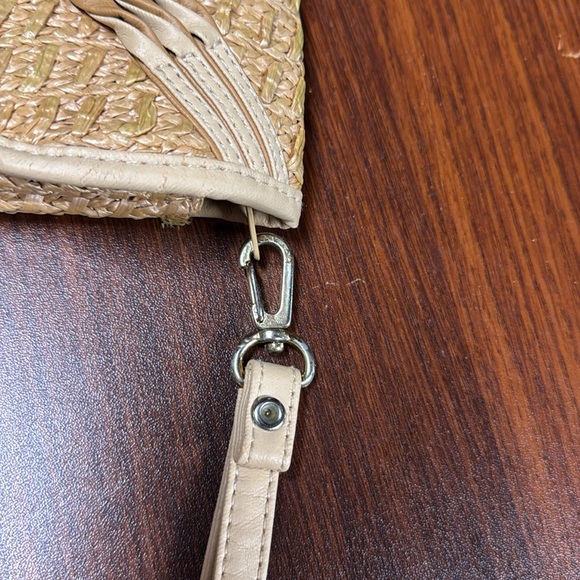 Vintage beige clutch with strap - Picture 12 of 12